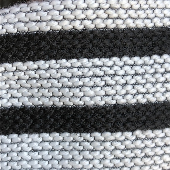 Crop Top Black/White Striped - Picture 4 of 4